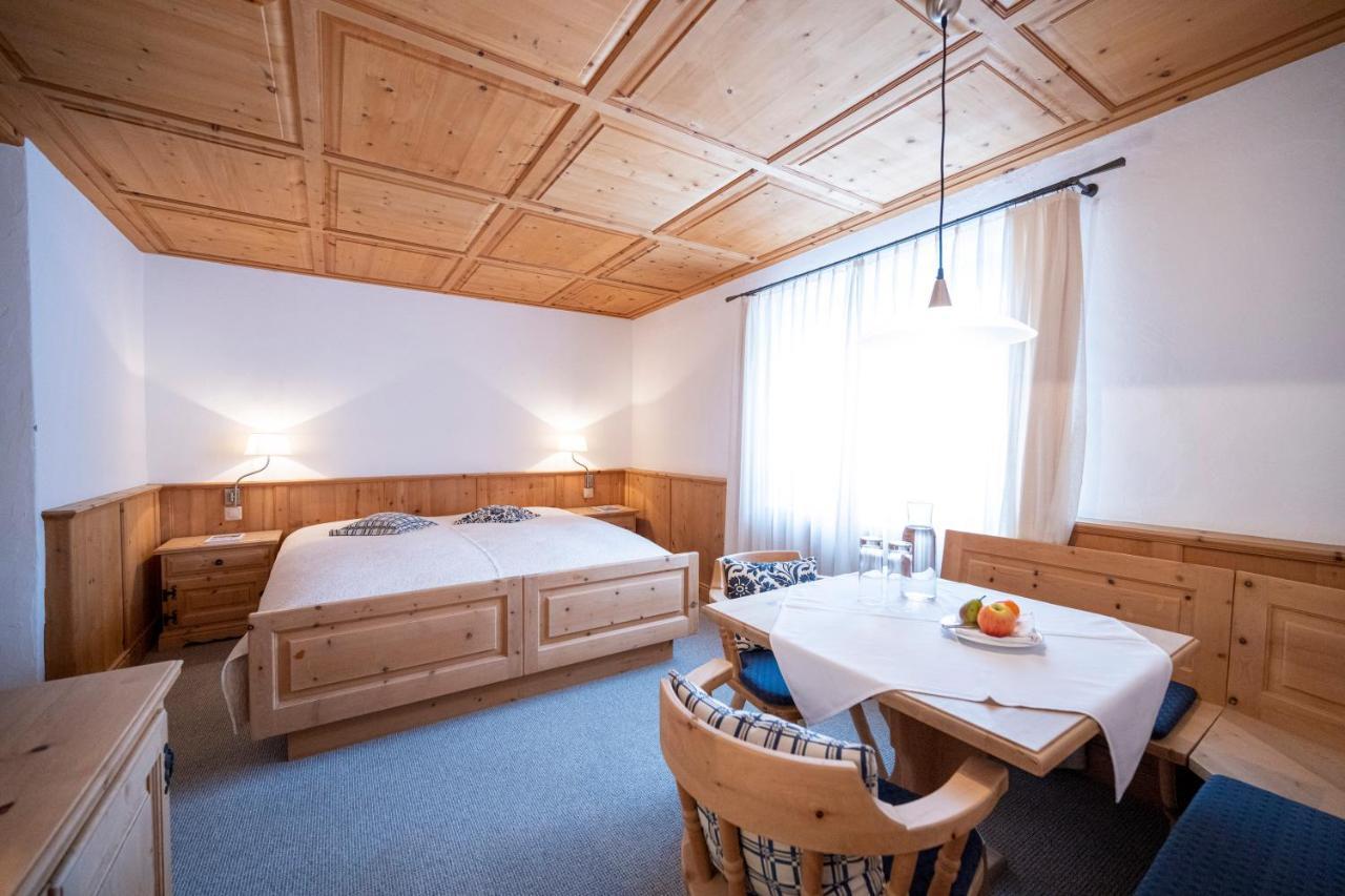 Hotel Engiadina Scuol Exterior foto