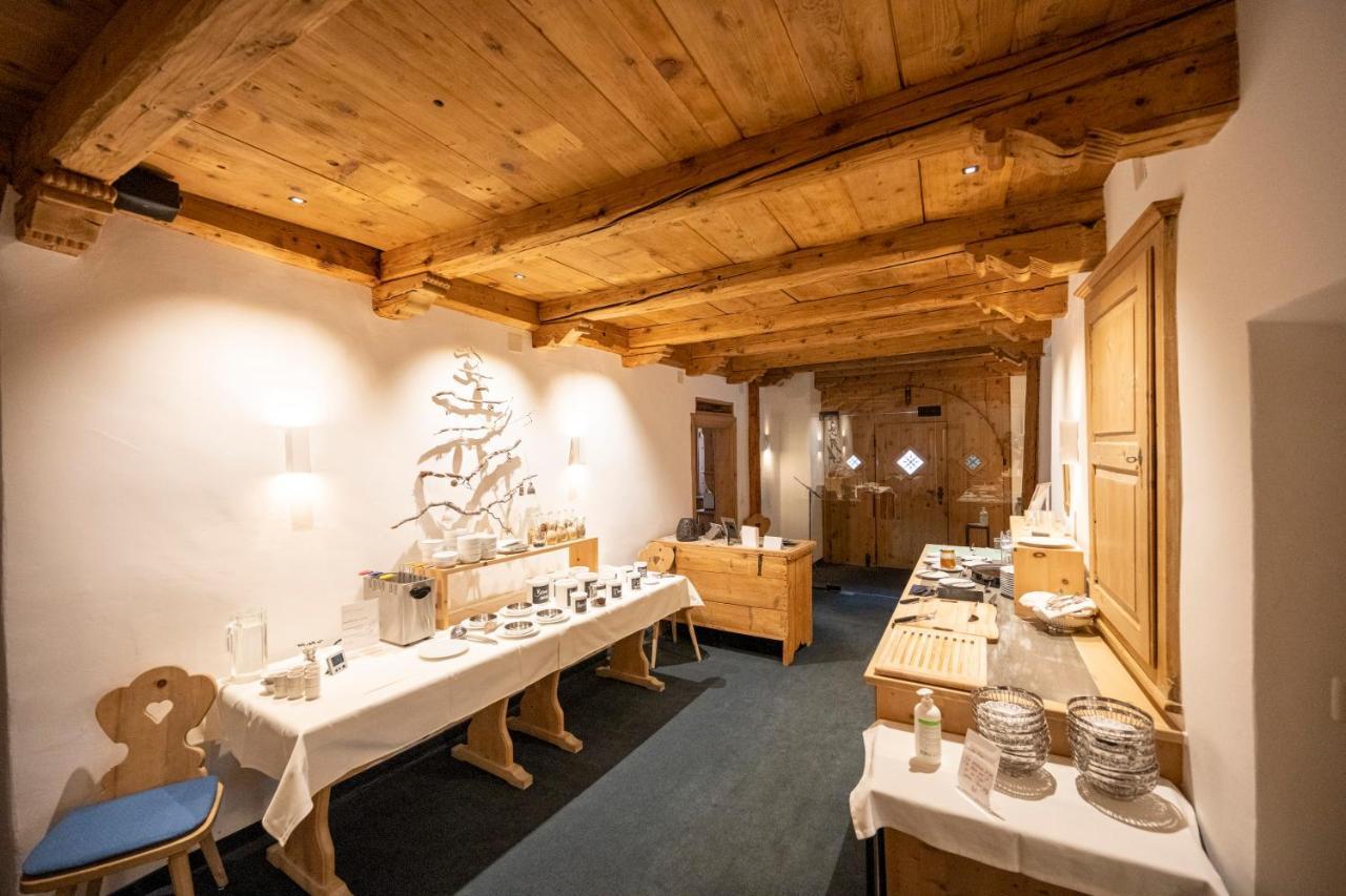 Hotel Engiadina Scuol Exterior foto