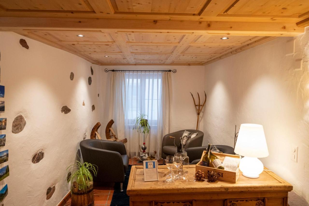 Hotel Engiadina Scuol Exterior foto