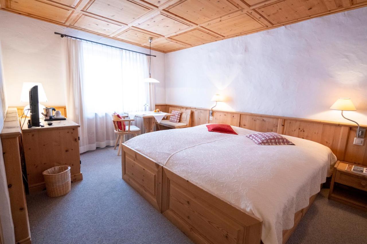 Hotel Engiadina Scuol Exterior foto