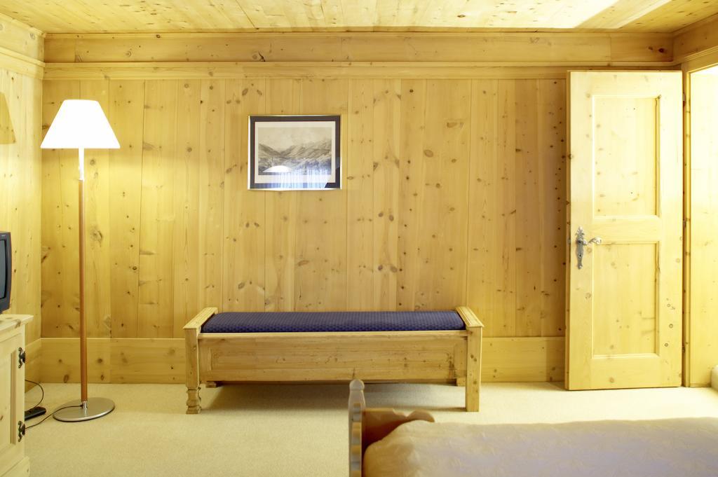 Hotel Engiadina Scuol Exterior foto