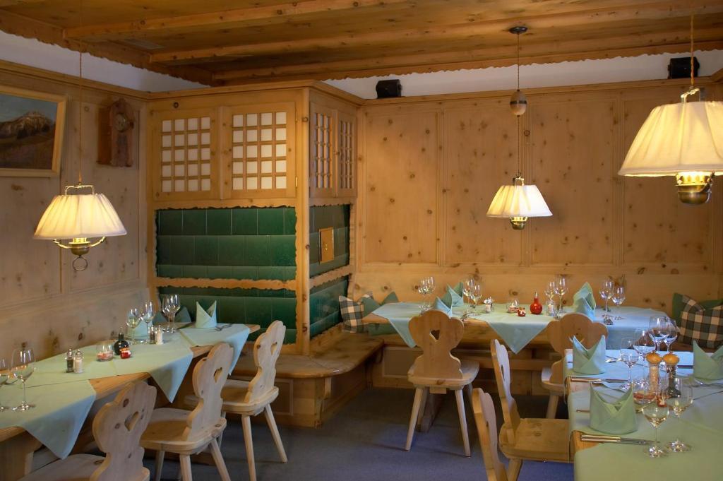 Hotel Engiadina Scuol Exterior foto