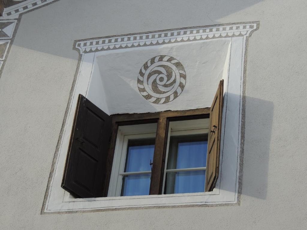 Hotel Engiadina Scuol Exterior foto